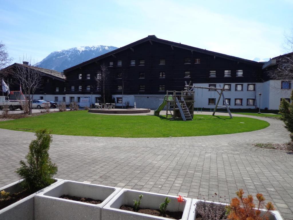 Apart Holidays - Haus Acletta Apartment Disentis